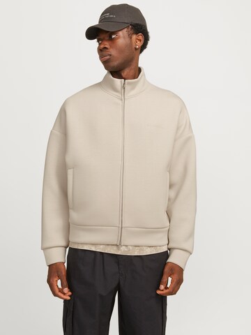 JACK & JONES - Sudadera con cremallera 'JCOKINETIC' en beige: frente