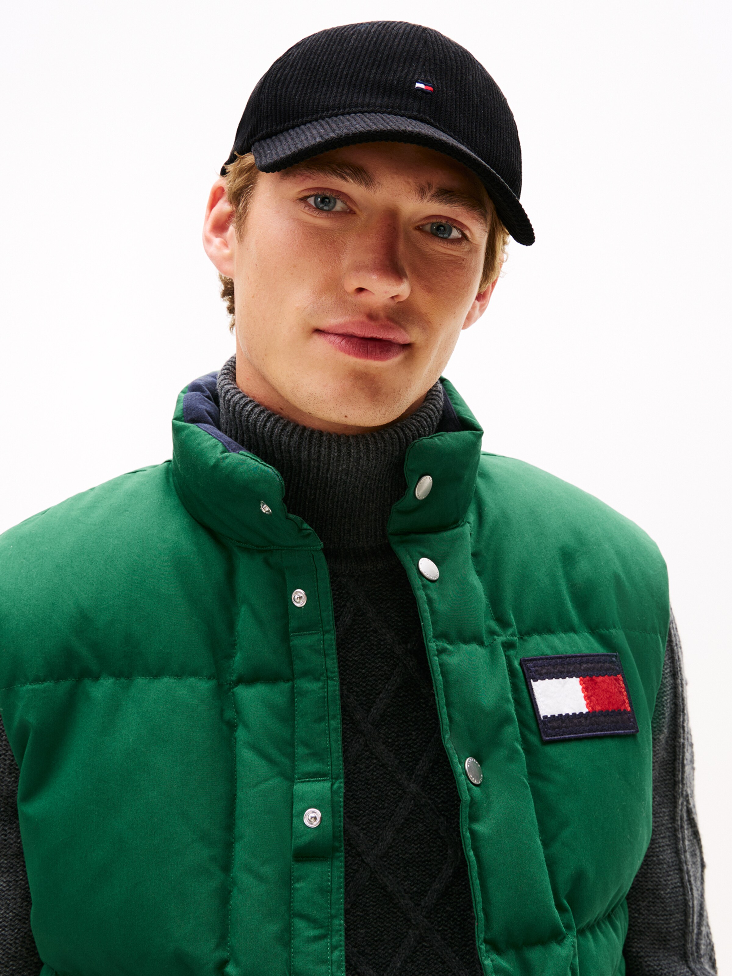 TOMMY HILFIGER Kšiltovka – černá
