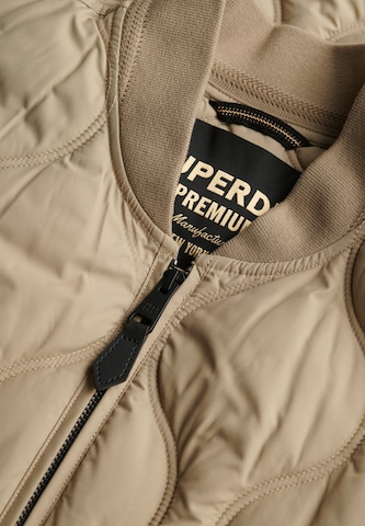 Superdry Tussenjas in Beige