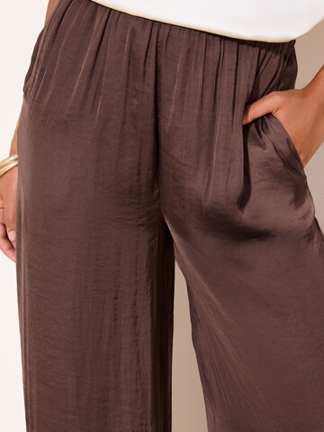 Tapered Pantaloni di Lipsy in marrone
