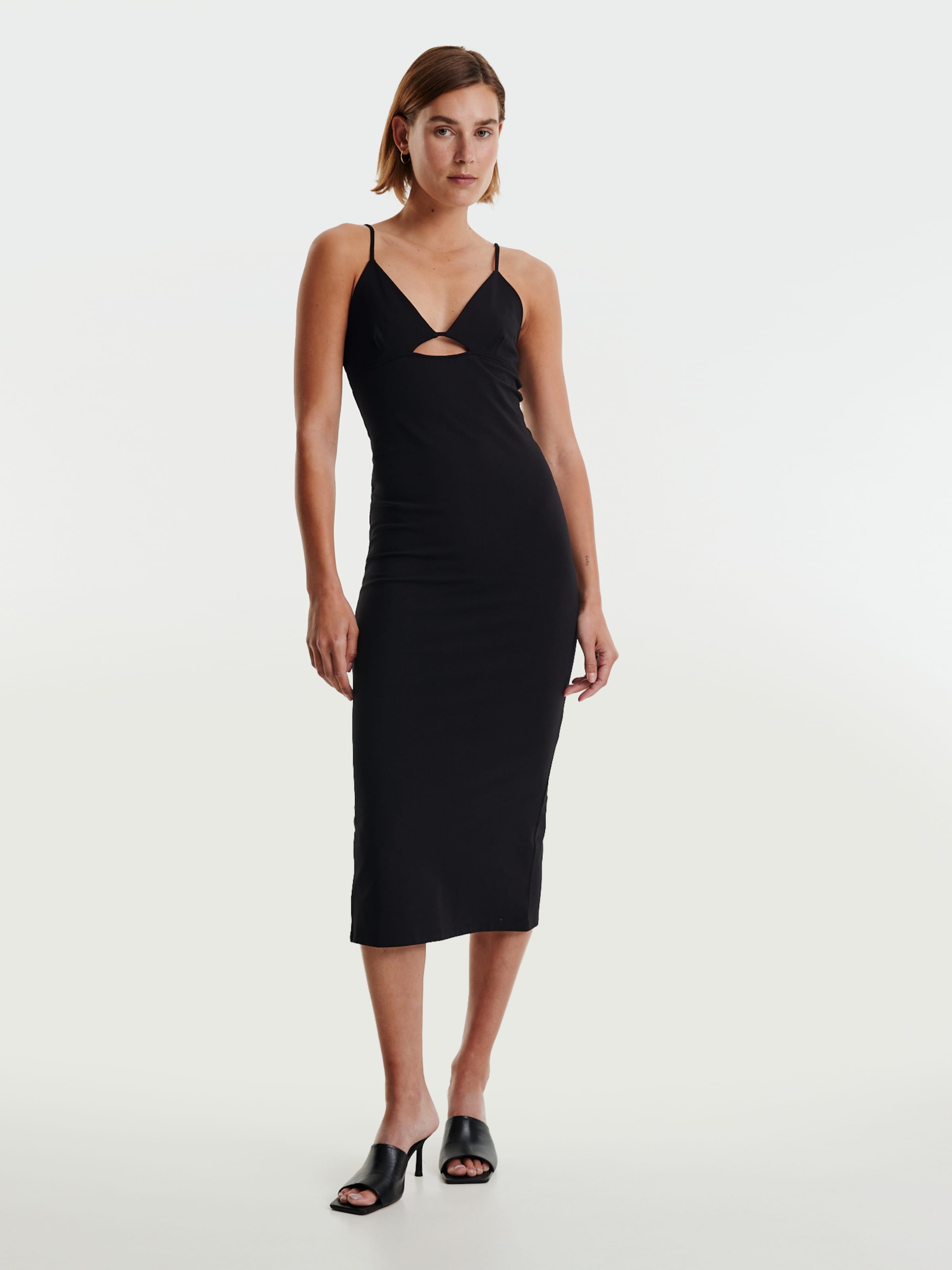 EDITED Dress 'Philia' in Black | ABOUT YOU