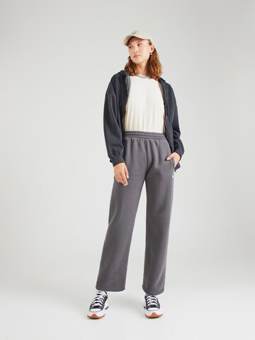 Abercrombie & Fitch Loosefit Hose in Grau