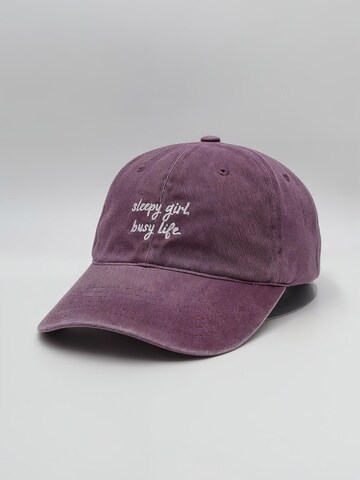 grippyglow Cap 'sleepy girl, busy life' in Purple: front
