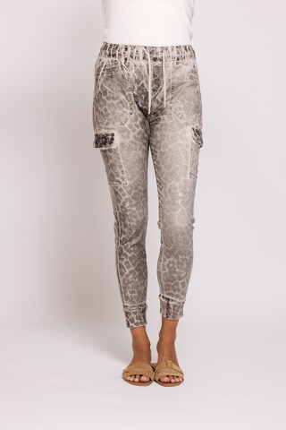 Zhrill Slim fit Pants in Grey: front