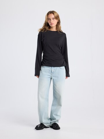 America Today Shirt in Black