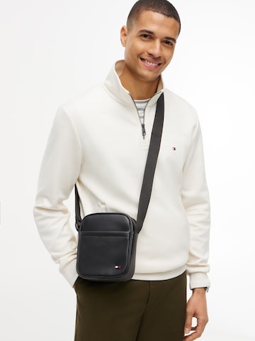 Borsa a tracolla 'FOUNDATION' di TOMMY HILFIGER in nero