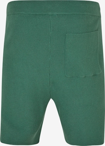 Regular Pantaloni de la Urban Classics pe verde