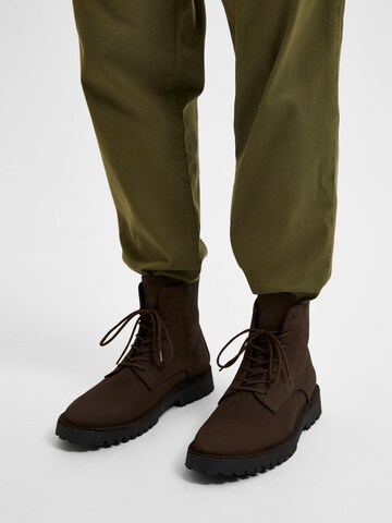 Bottines à lacets 'Ricky' SELECTED HOMME en marron