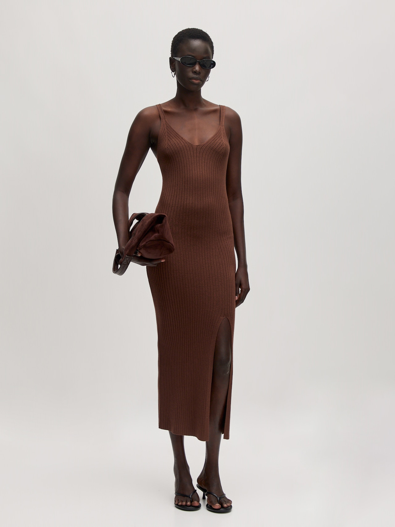 EDITED Producten Jurk 'Qiara' Bruin
