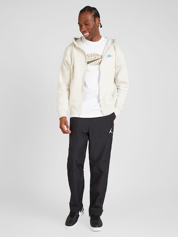 Tricou 'SWOOSH' de la Nike Sportswear pe alb