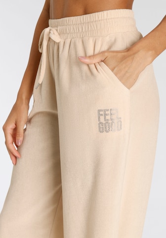 Pantaloncini da pigiama di VIVANCE in beige