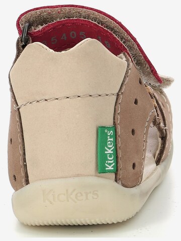 Sandalo di Kickers in beige