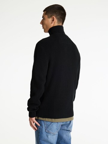 CHASIN' Sweater 'Oliver Half Zip' in Black