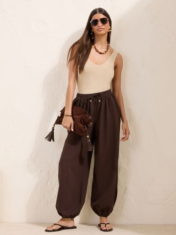 Barrel Pantalon Friends Like These en marron