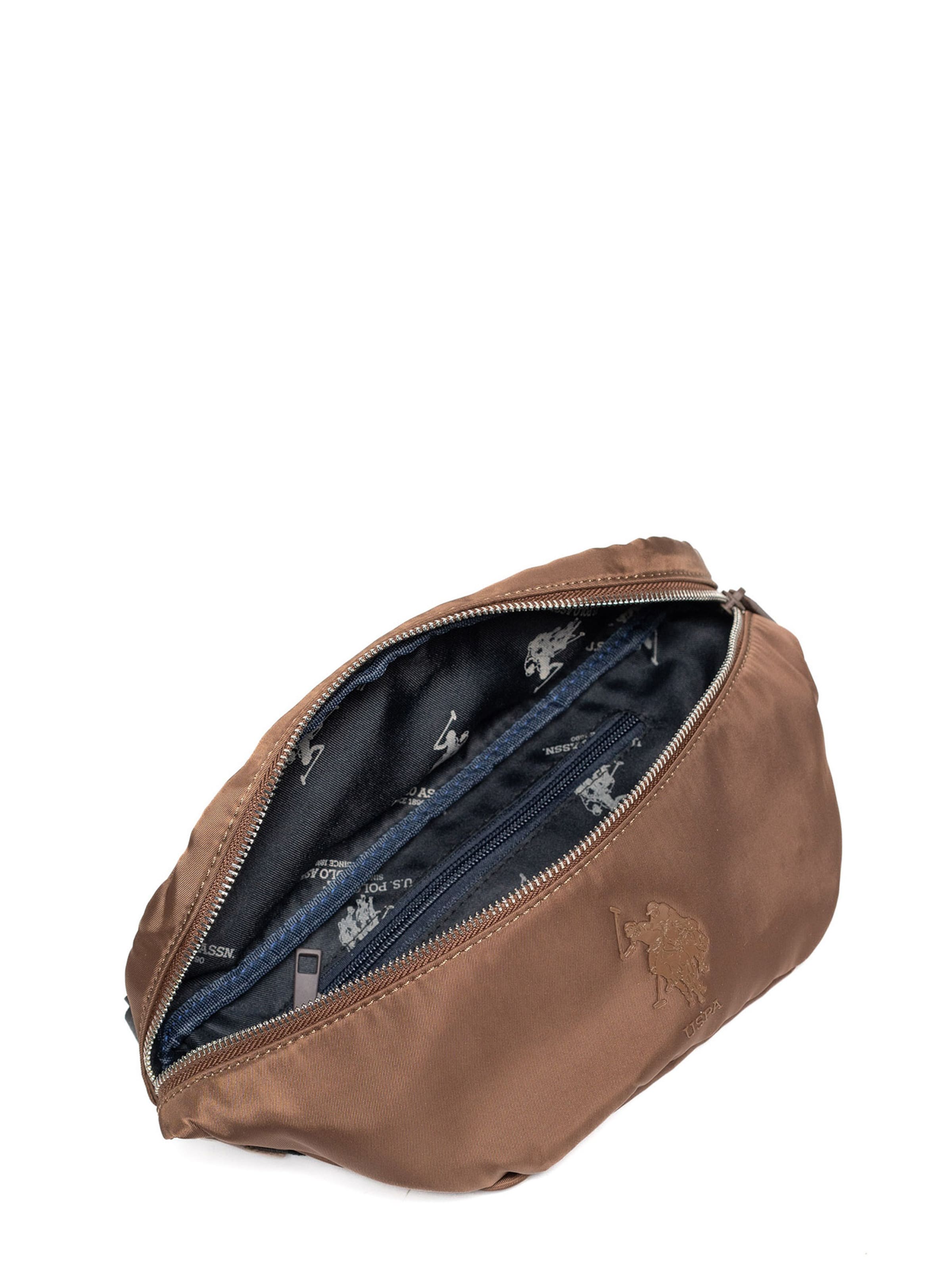 U.S. POLO ASSN. Clutch in Braun