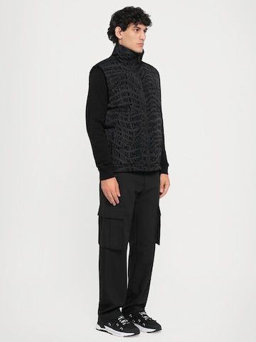 Vestă de la Versace Jeans Couture pe negru