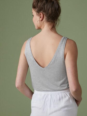 Next Top in Grey