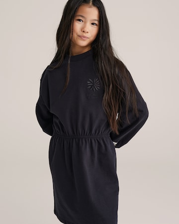 WE Fashion Рокля в черно: отпред