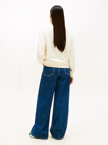 Bluză de molton de la TOMMY HILFIGER pe bej