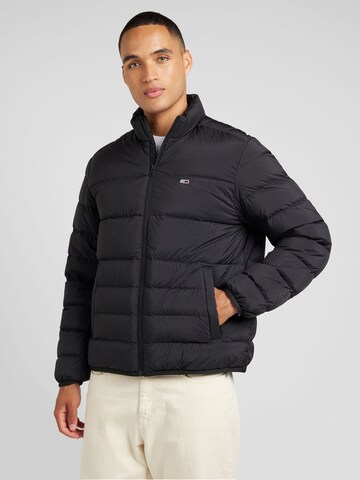 Tommy Jeans Χειμερινό μπουφάν σε μαύρο: μπροστά