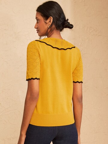love & roses Sweater in Yellow