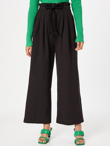 ICHI Wide leg Pleat-Front Pants 'ERIAN' in Black: front