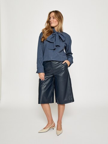 minus Koszulka 'Vigga' w kolorze niebieski