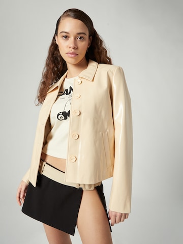 Bella x ABOUT YOU Between-Season Jacket 'Laura' in Beige: front