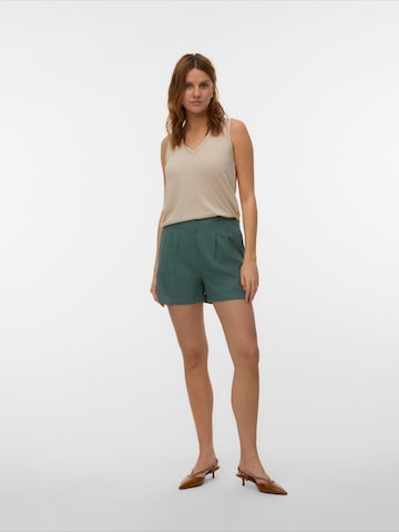VERO MODA Regular Veckad byxa 'VMJESMILO' i grön