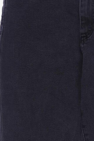 HUGO Jeans in 28 in Black