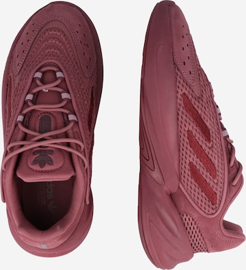 ADIDAS ORIGINALS Sneaker  'Ozelia' in Rot