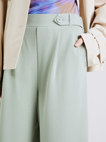 QS Wide leg Pleat-front trousers in Green