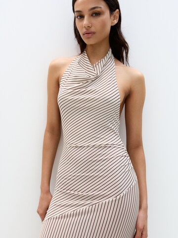 Robe Pull&Bear en beige
