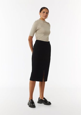 COMMA Skirt in Black: front