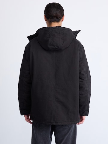 Carhartt WIP Prechodná bunda 'Ambel' - Čierna