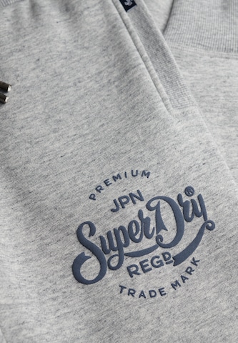 Effilé Pantalon Superdry en gris