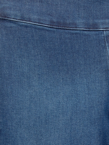 Pull&Bear Flared Jeans in Blauw