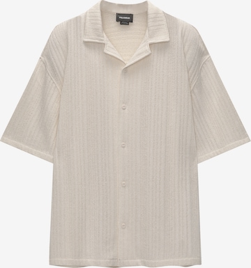 Coupe regular Chemise Pull&Bear en beige : devant