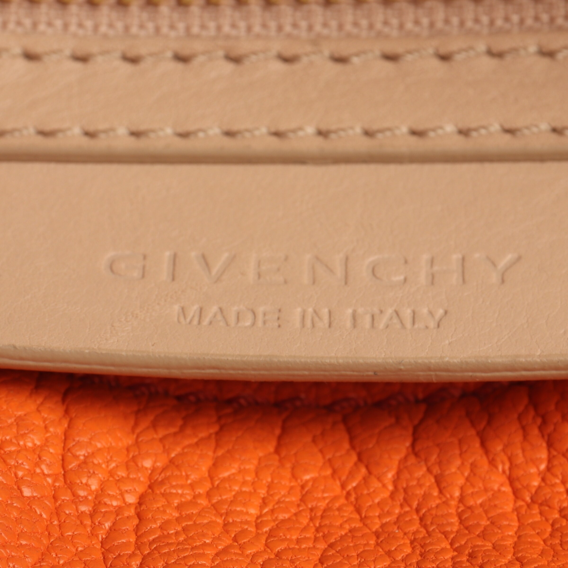 Givenchy Bag in One size in Orange