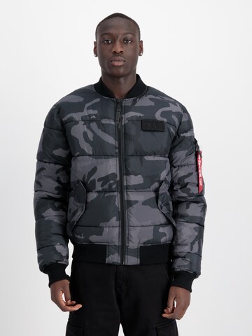 ALPHA INDUSTRIES Prehodna jakna 'Camo' | črna barva: sprednja stran
