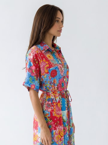 Introvertie VIENNA - Vestido camisero en Mezcla de colores