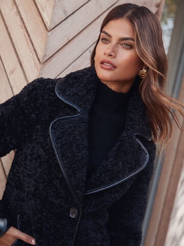 Cappotto di mezza stagione di Lipsy in nero