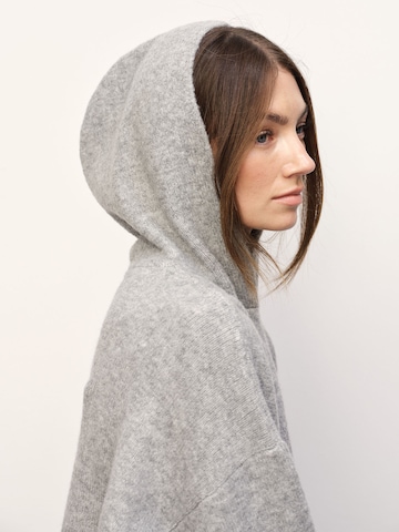 RÆRE by Lorena Rae Свитер в Серый