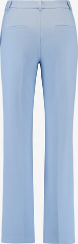 Flared Pantaloni con piega frontale di GERRY WEBER in blu