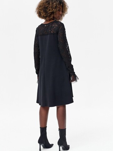Blue Shadow Kleid‌‌ in Schwarz