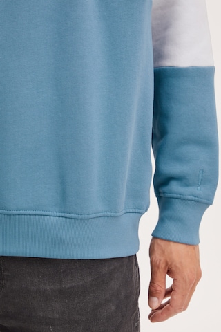 !Solid Sweatshirt in Blue
