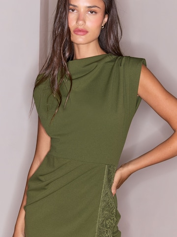 Robe Lipsy en vert