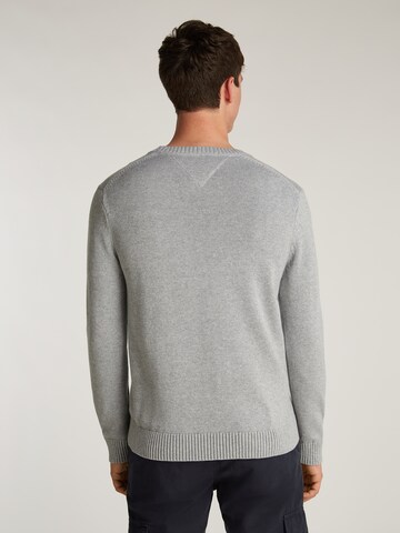 Pull-over 'ESSENTIALS' Tommy Jeans en gris