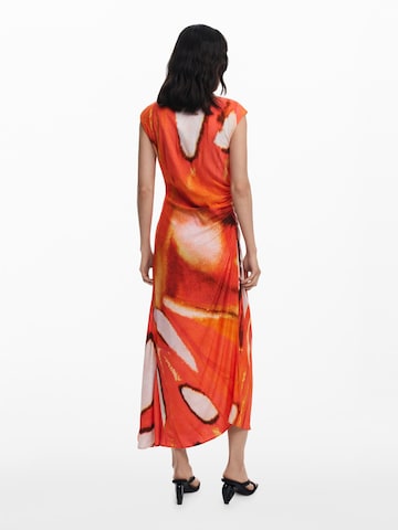 Rochie de la Desigual pe portocaliu