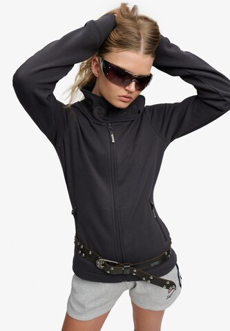 Vestes d’entraînement 'Bench X Superdry & Co' BENCH en gris : devant